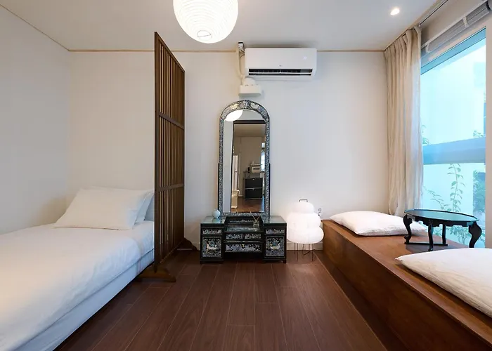 Station ㅣthe Interior Of A Hanok With A Terrace ヴィラ *